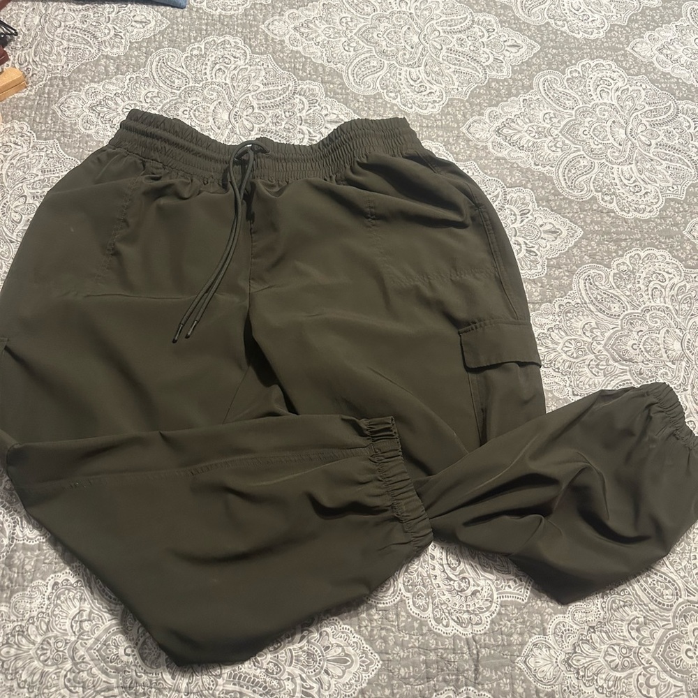 Light weight jogger pants